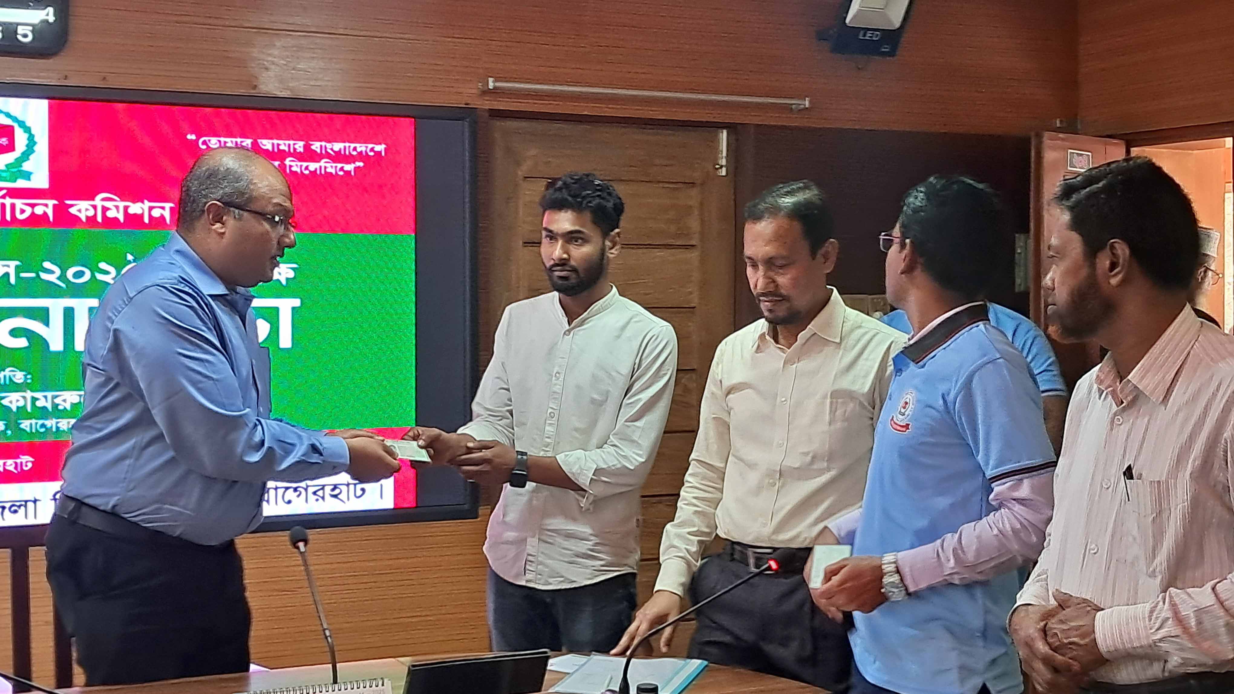 বাগেরহাটে ভোটার সংখ্যা ১৩ লক্ষ ১৭ হাজার